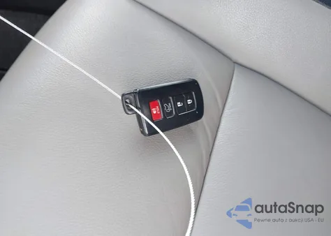 2017 Toyota Rav4 Limited from USA, damaged, VIN 2T3DFREV1HW661083